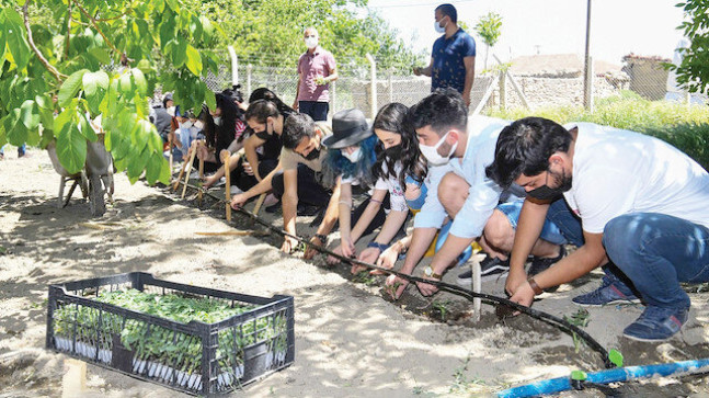 Çiftçiler akademili oluyor