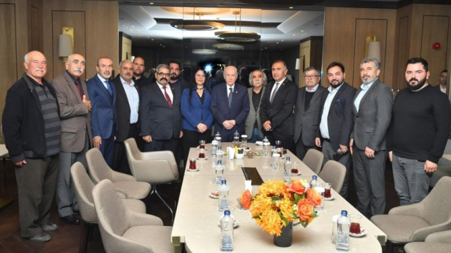 Bahçeli arsa bağışladı